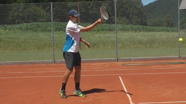 racquet-path-drill A forehand drill for developing optimal racquet path