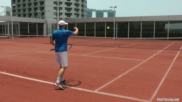 ball-throw forehand resembles a throw