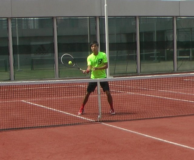 comfortable-volley working on the volley