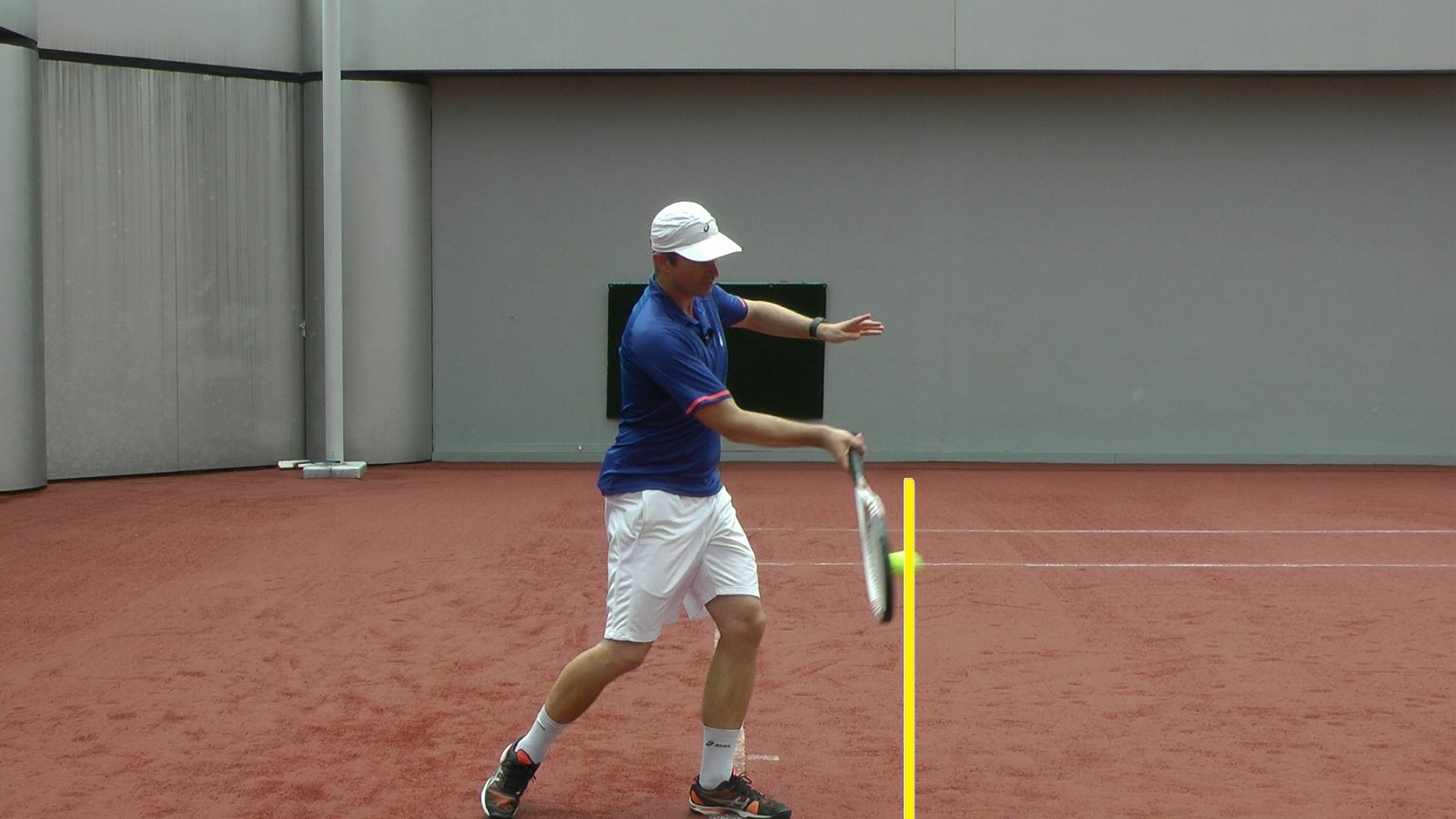 timing the contact in tennis