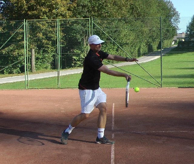 mini-contact-point Ideal contact point for mini tennis