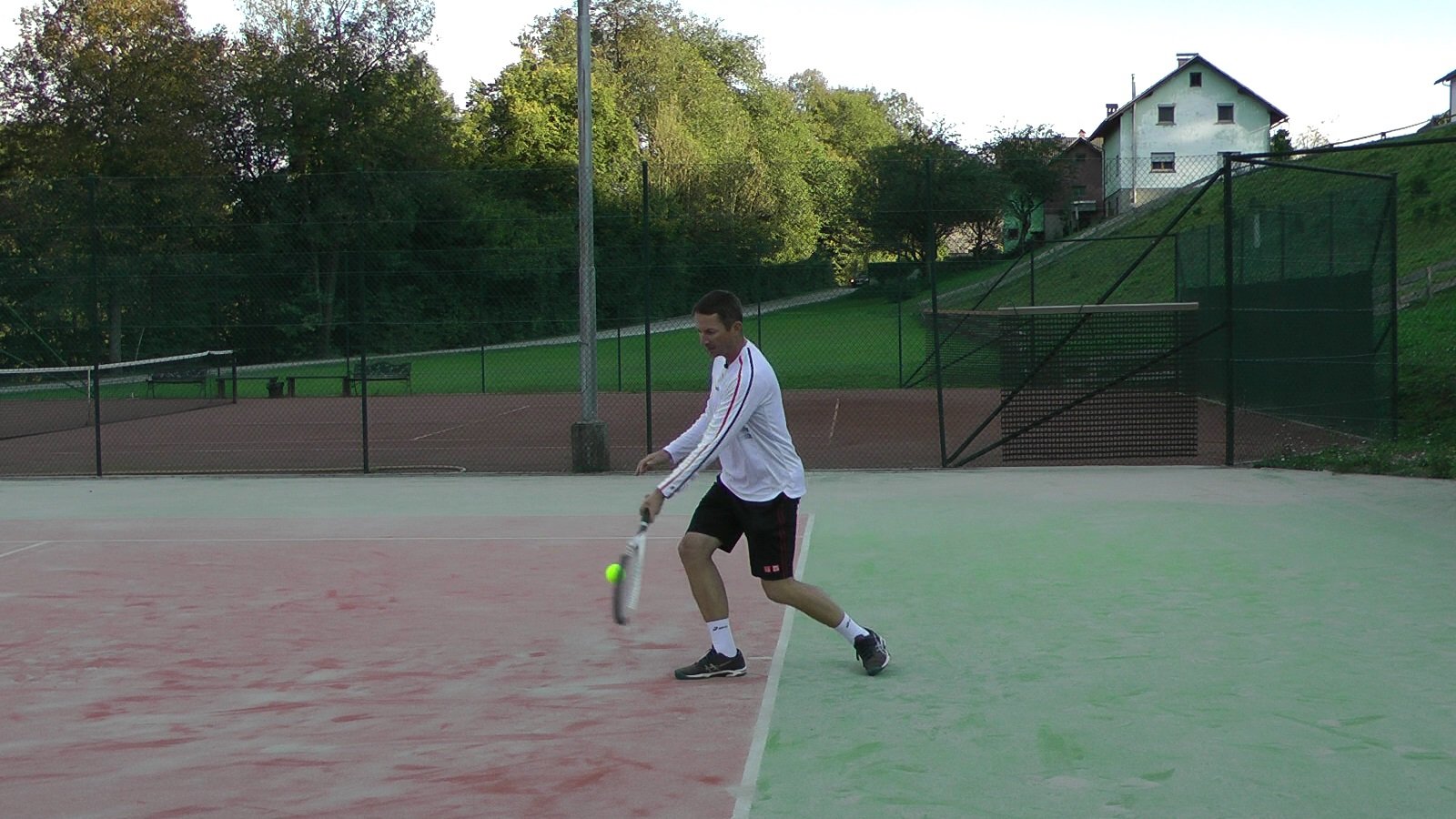 powerful tennis strokes