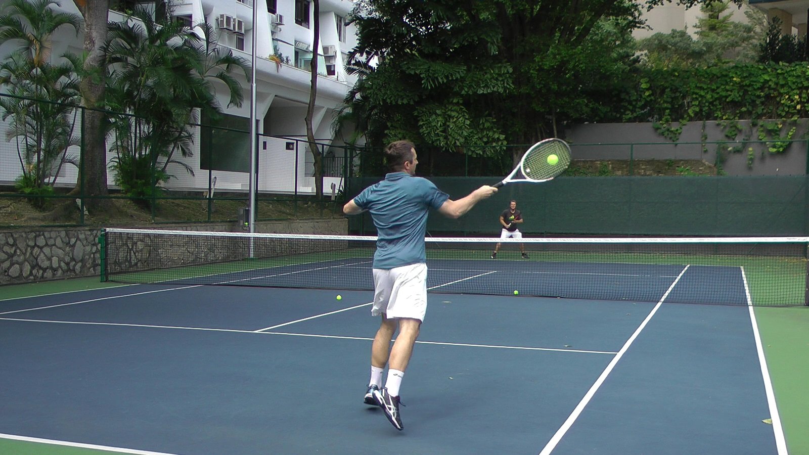 attacking return of serve