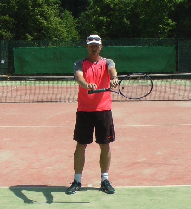 backhand-grip finding a backhand grip in tennis