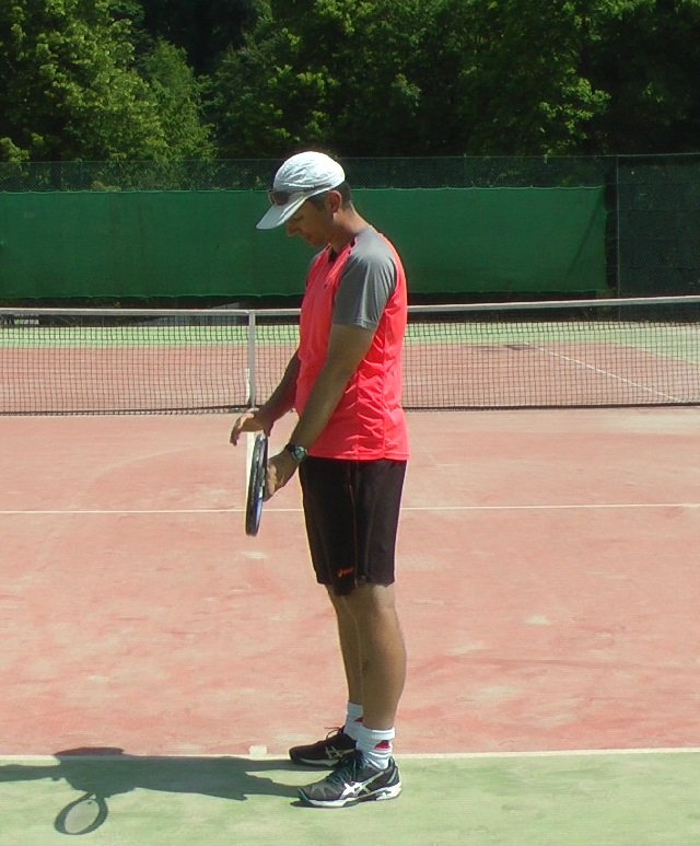 two-handed-backhand-grip finding a two-handed backhand grip