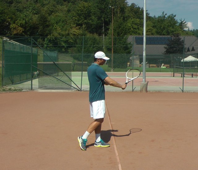 head-rotation body and head rotation