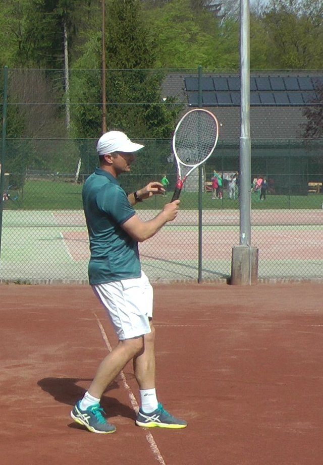 forehand-short-followthrough short follow-through on forehand