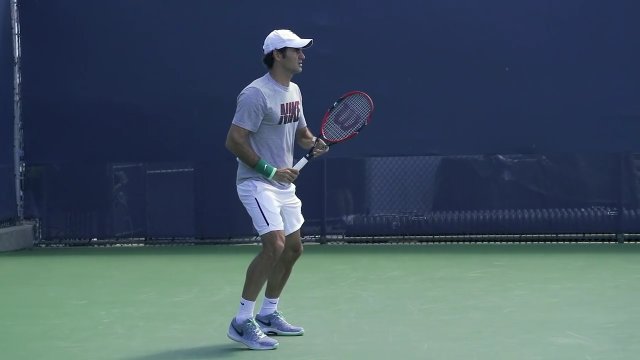 federer-ready-position Roger Federer ready position
