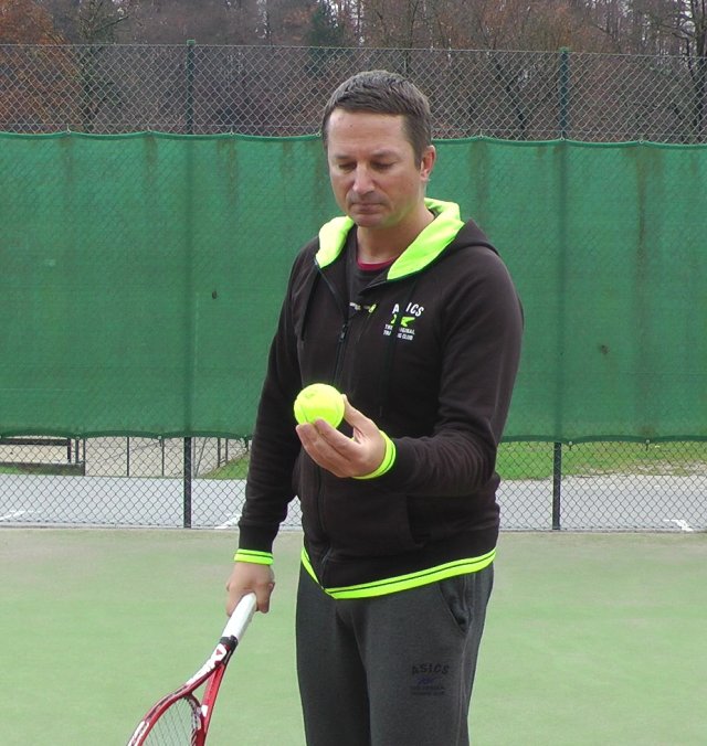 holding-fingers holding with fingers