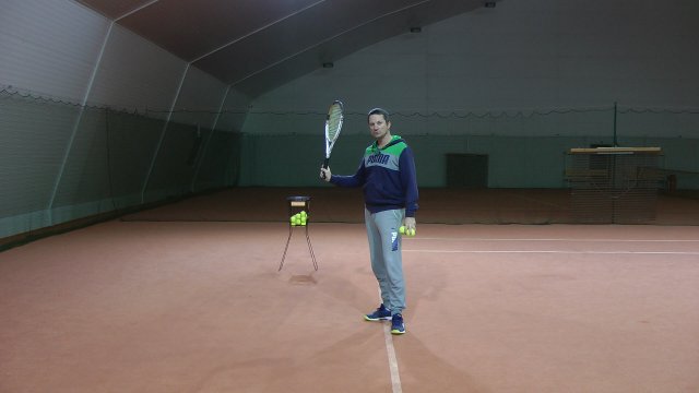 comfortable arm on the forehand