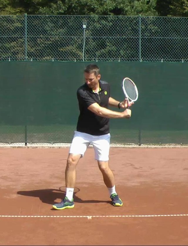 1h-backhand-backswing one-handed backhand backswing