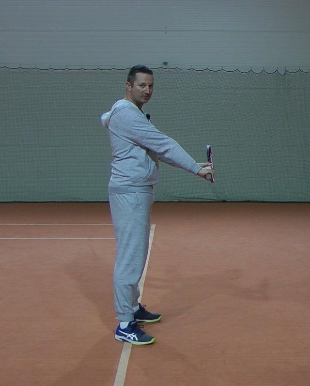 simple-backhand-grip simple backhand grip