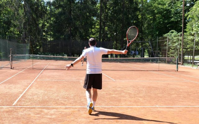 1h-backhand-rotation too much backhand rotation