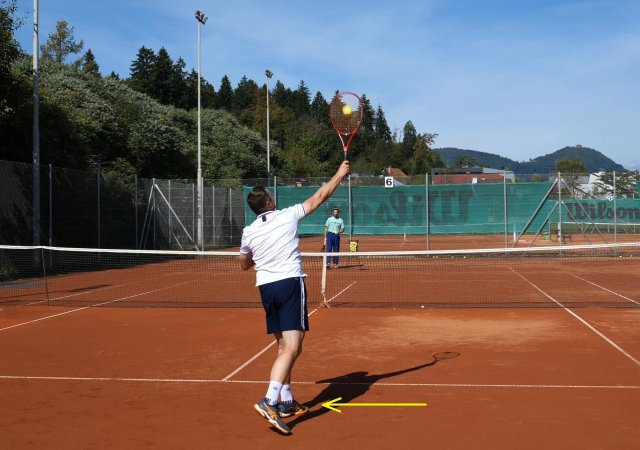 balanced-smash stable tennis overhead