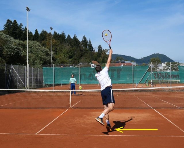 unstable-overhead Unstable foot before the overhead